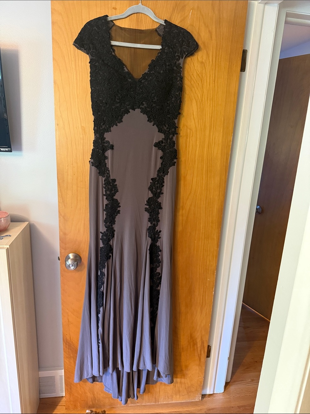 Black Lace Appliqué V-Neck Prom Dress in Gray